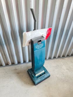 Hoover Elite Supreme Upright Vacuum