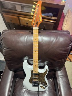 White Custom Stratocaster