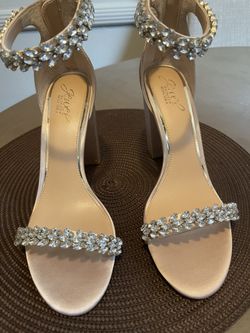 Jewel Badgley Mischka size 9.5