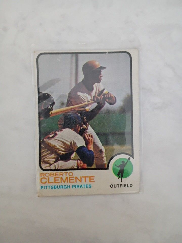 Vintage Roberto Clemente Baseball Card