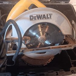 Dewalt Saw