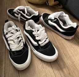 Knu Skool Vans 9 in WOMENS & 10.5 MENS $40 PER PAIR