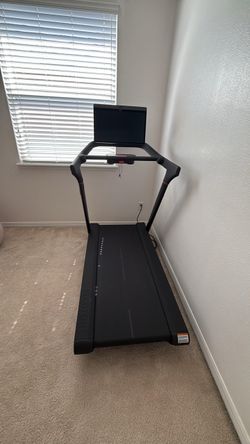 Peloton Tread TR02 Treadmill w/ Touchscreen – Excellent Condition