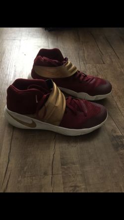 Basketball shoes
