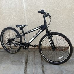 Like New Trek MT200 7 Speed 24” Wheels Mountain Bike