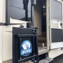 Handy Cap Lift