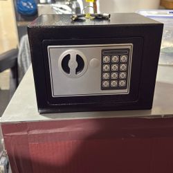 Small Digital Safe 