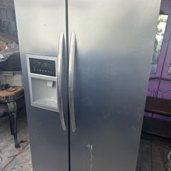 Frigidaire Gallery refrigerator 