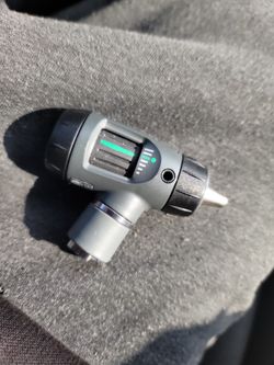 Welch Allyn 23820 3.5 V Macroview Otoscope w/Throat Illuminator (Head Only)