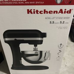 Kitchen Aid 5.5 Quart Mixer 