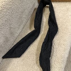 Black Lace flexible hair band/hair accessory $2