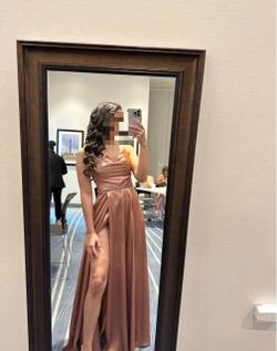 Dress David bridal size 0-xs LIKE NEW