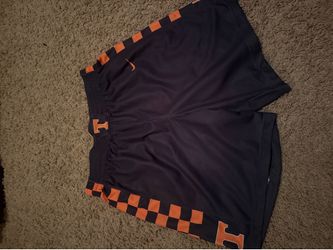 Team Issued Tennessee Nike Shorts Large