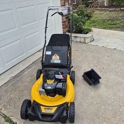 Dewalt Gas Mower 6.25ft 150cc Self Propelled Brand