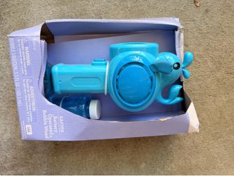 Bubble wand with bubbles