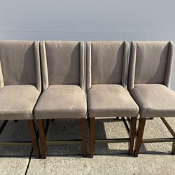 4 Bar Chairs Or High Top Table Chairs