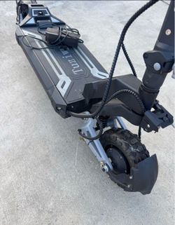 Tuzli Electric Scooter with Off-Road Tires