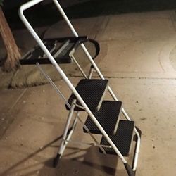 3-Step Ladder with Tool Tray, Portable Folding