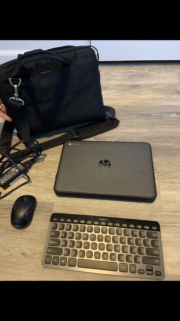 Working from home? Like new HP Chromebook 11.6 inch + wireless keyboard, mouse and carrying case