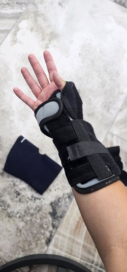 Arm Brace & 2 Knee Braces 