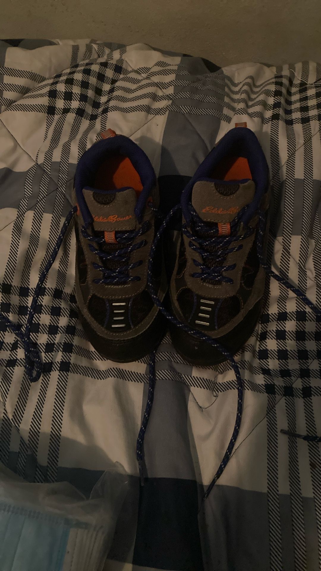 Boys Eddie Bauer Size 2 Shoes