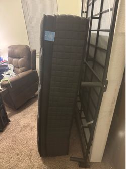 Leaving town, must Cell !! 14 inch black thick mattress $150 or o.b.o.
