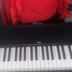 KORG B2 ELECTRIC KEYBOARD ALMOST BRAND NEW