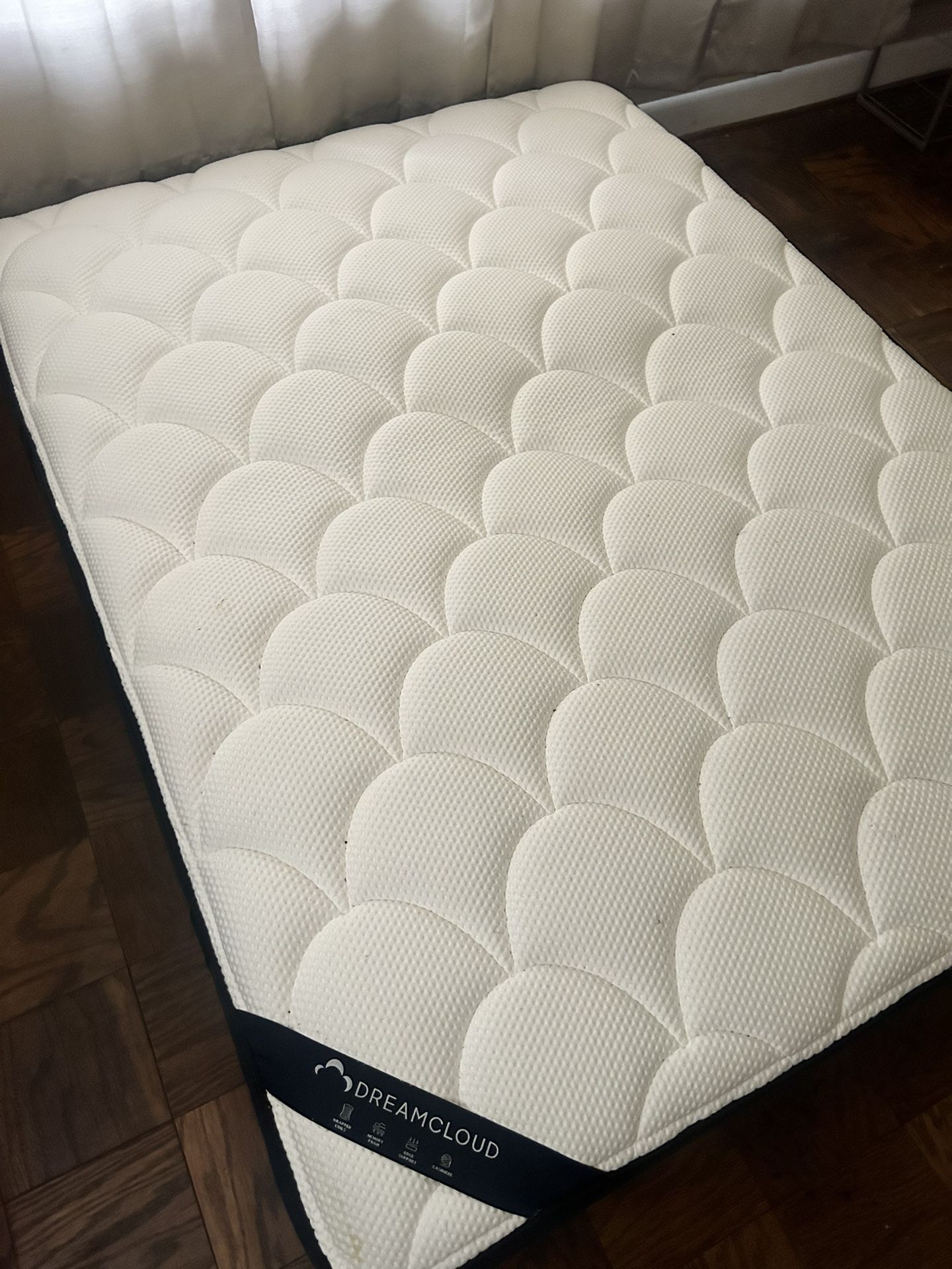 Dreamcloud Queen Size Mattress