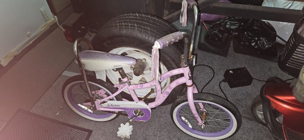 Schwinn Bloom 16-in. Kid's Girls Bike Color Pink