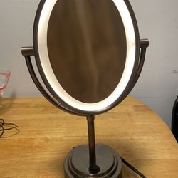 Make Up Mirror With Light 