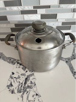 Royal prestige pot used. 4Qt 3.8L price is firm
