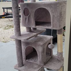  Large Multi-Level Cat Tree Condo