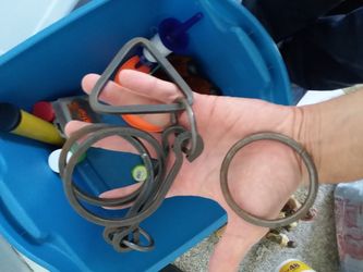 Puzzle game that you try to get the ring off