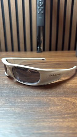 OAKLEY HIGHLAND