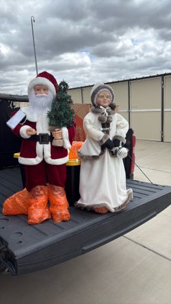 Mr. & Mrs. Claus.