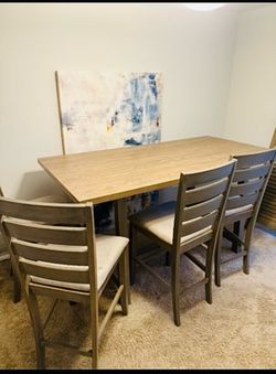 Heavy Macy’s furniture dining room set 4 chairs 2021