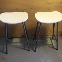 2 Stools 