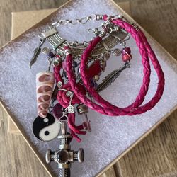 Alpaca Wire And Leather Necklace Fuscia Theme