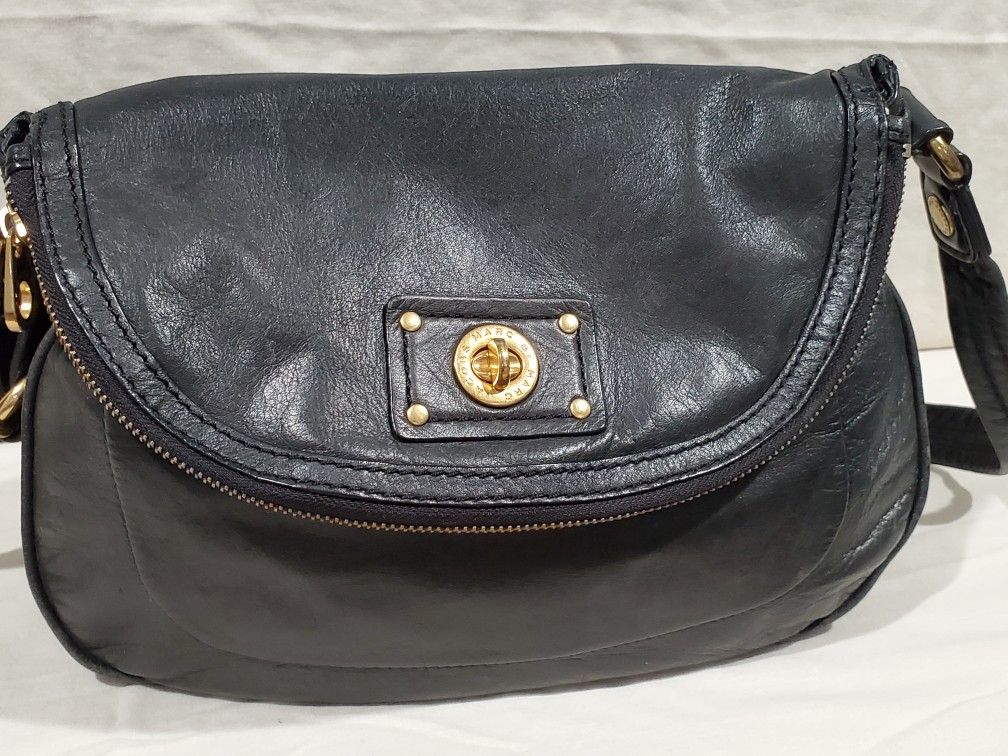 Black Leathet Marc Jacobs Crossbody Bag