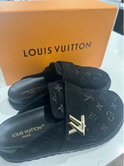 Black Lv Clogs