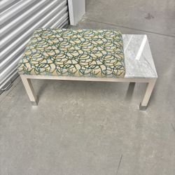 MARBLE AND MATERIAL RETRO STYLE BENCH