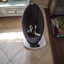 4 Moms Multi Motion/ White Noise Baby Swing 