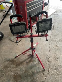 Craftsman light stand