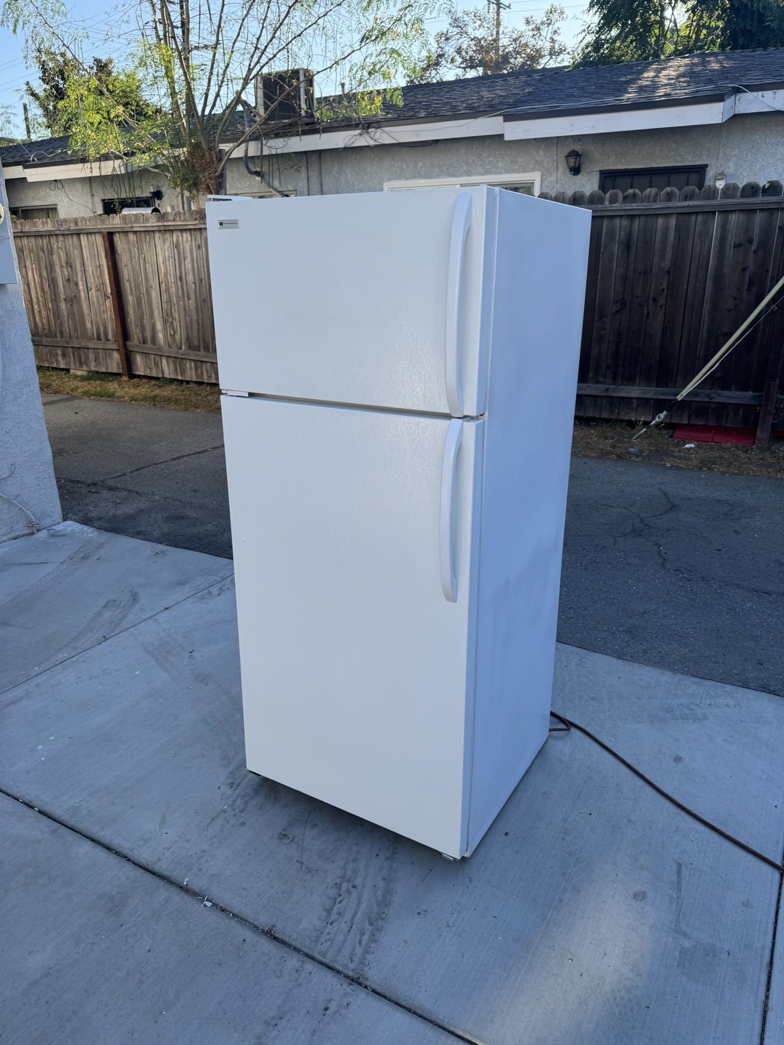 Refrigerator 