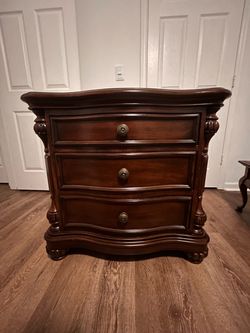 Nightstand/side table