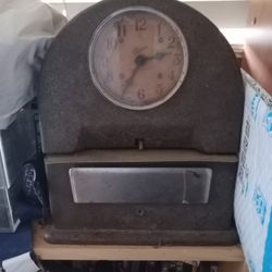 Very Old Clock People Used To Clock Into Work With This Machine Antique Vintage