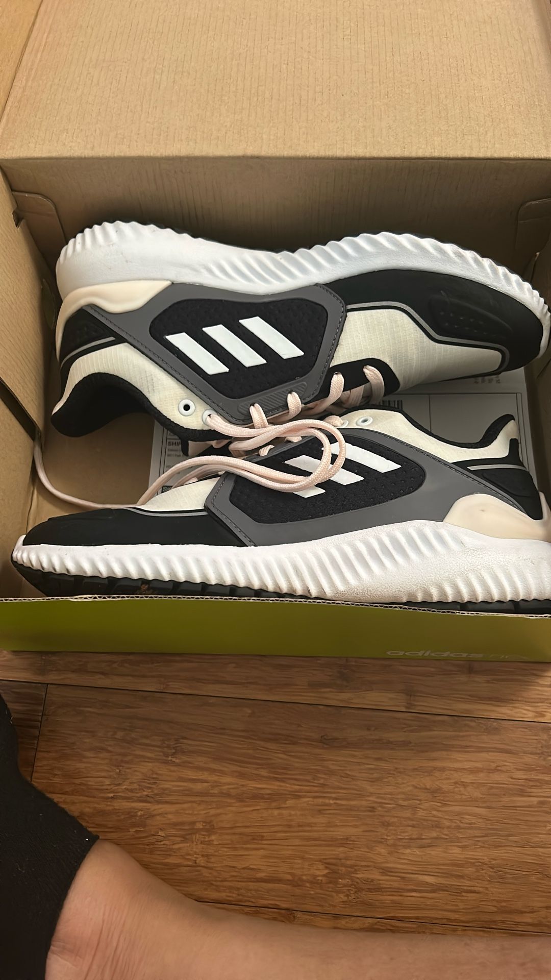 Women’s Sneaker Adidas