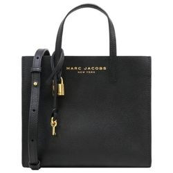 Elevate your style with this gorgeous Marc Jacobs Mini Grind crossbody bag. Crafted from high-quality black leather, this bag is perfect for any occas