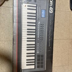 NEW M-AUDIO AXIOM advanced 49 key semi-weighed usb MIDI controller