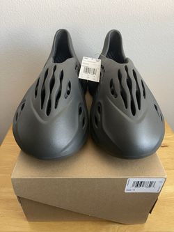 Adidas Yeezy Foam Runner Carbon Size 11 DS
